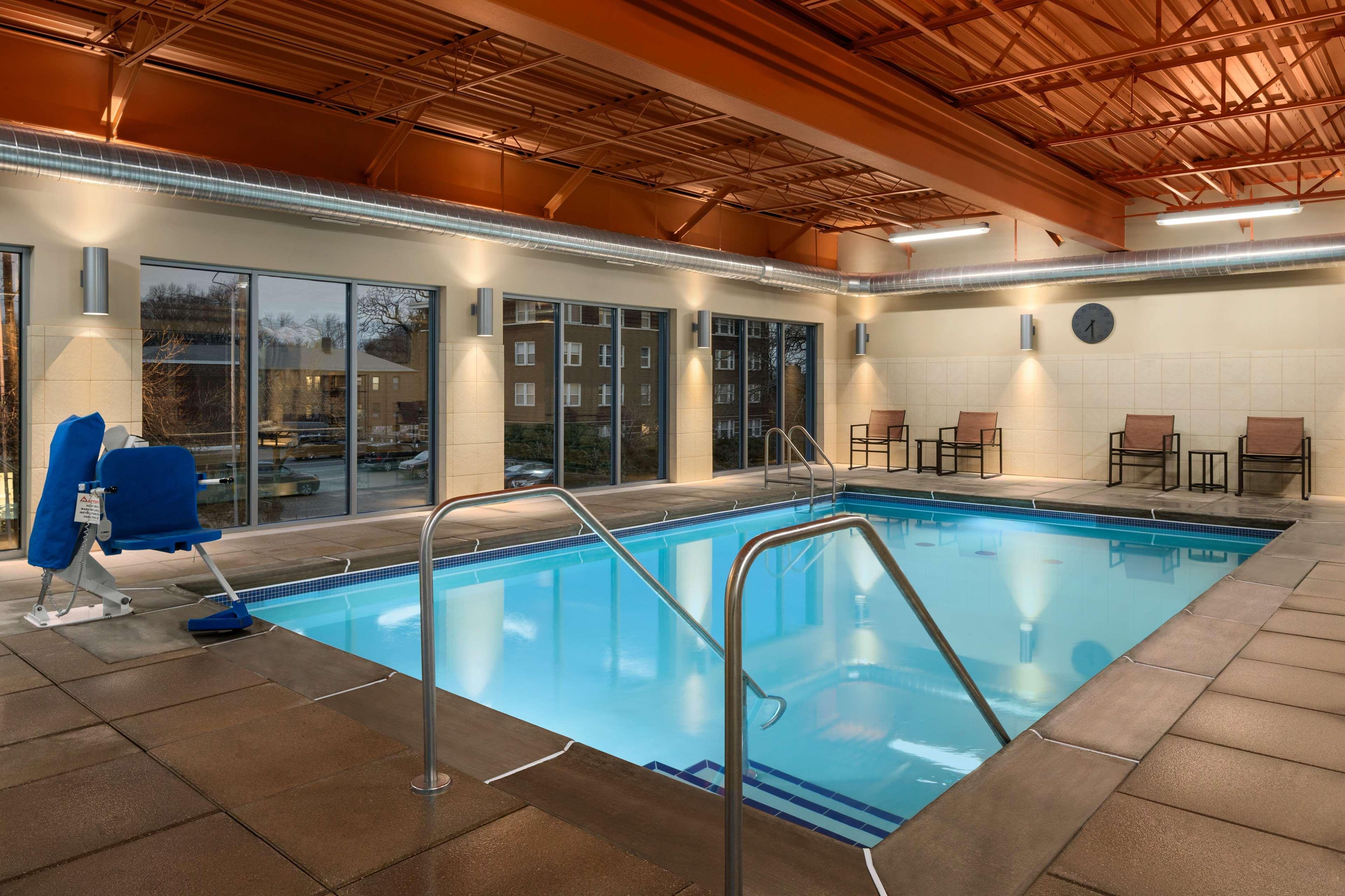 Hampton Inn And Suites Clayton/St. Louis-Galleria Area Zewnętrze zdjęcie