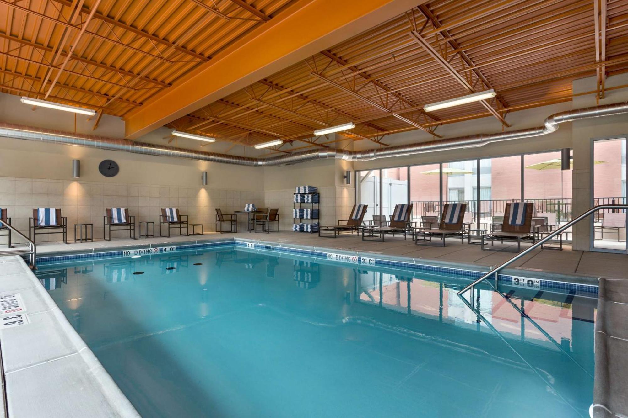 Hampton Inn And Suites Clayton/St. Louis-Galleria Area Zewnętrze zdjęcie