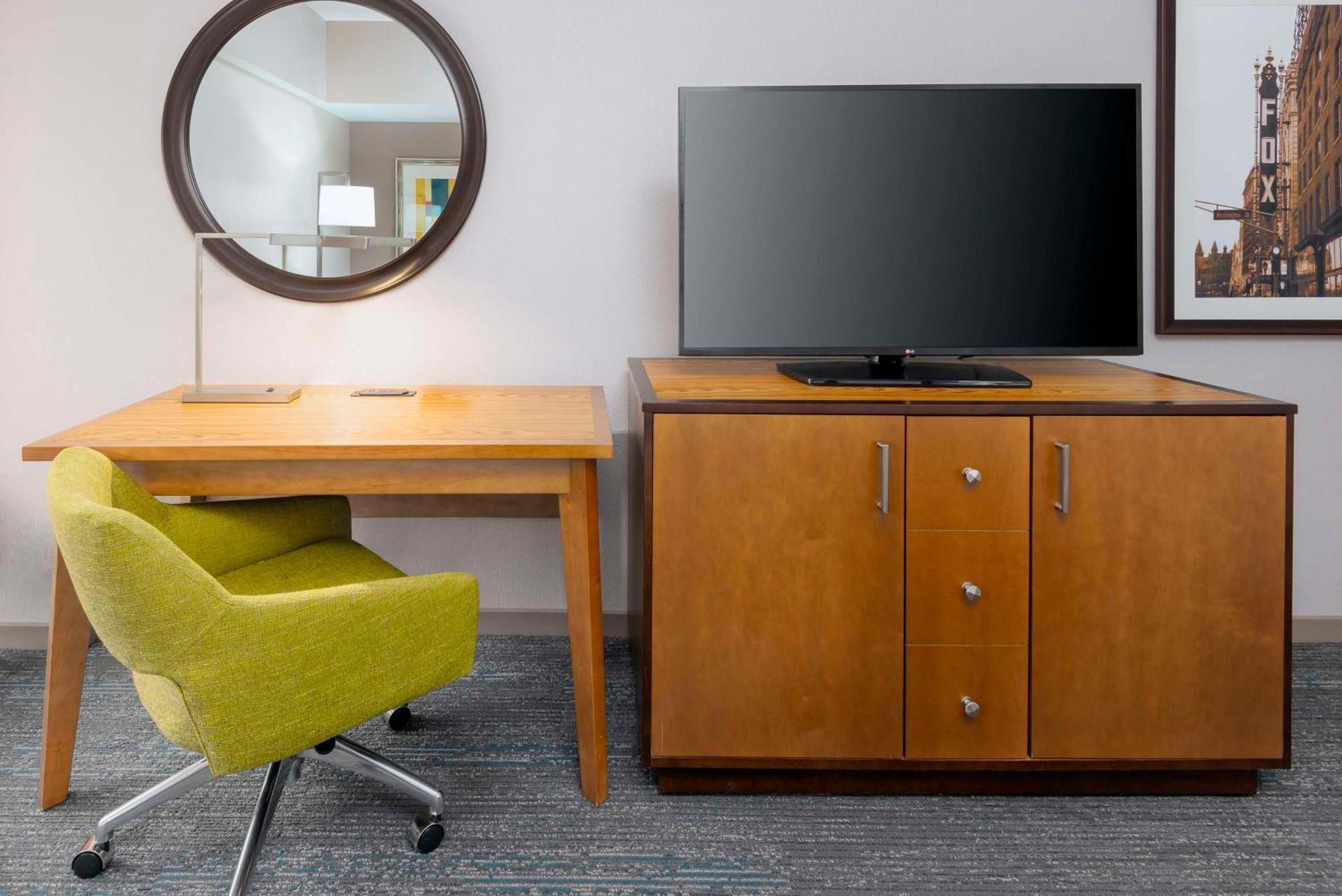 Hampton Inn And Suites Clayton/St. Louis-Galleria Area Zewnętrze zdjęcie