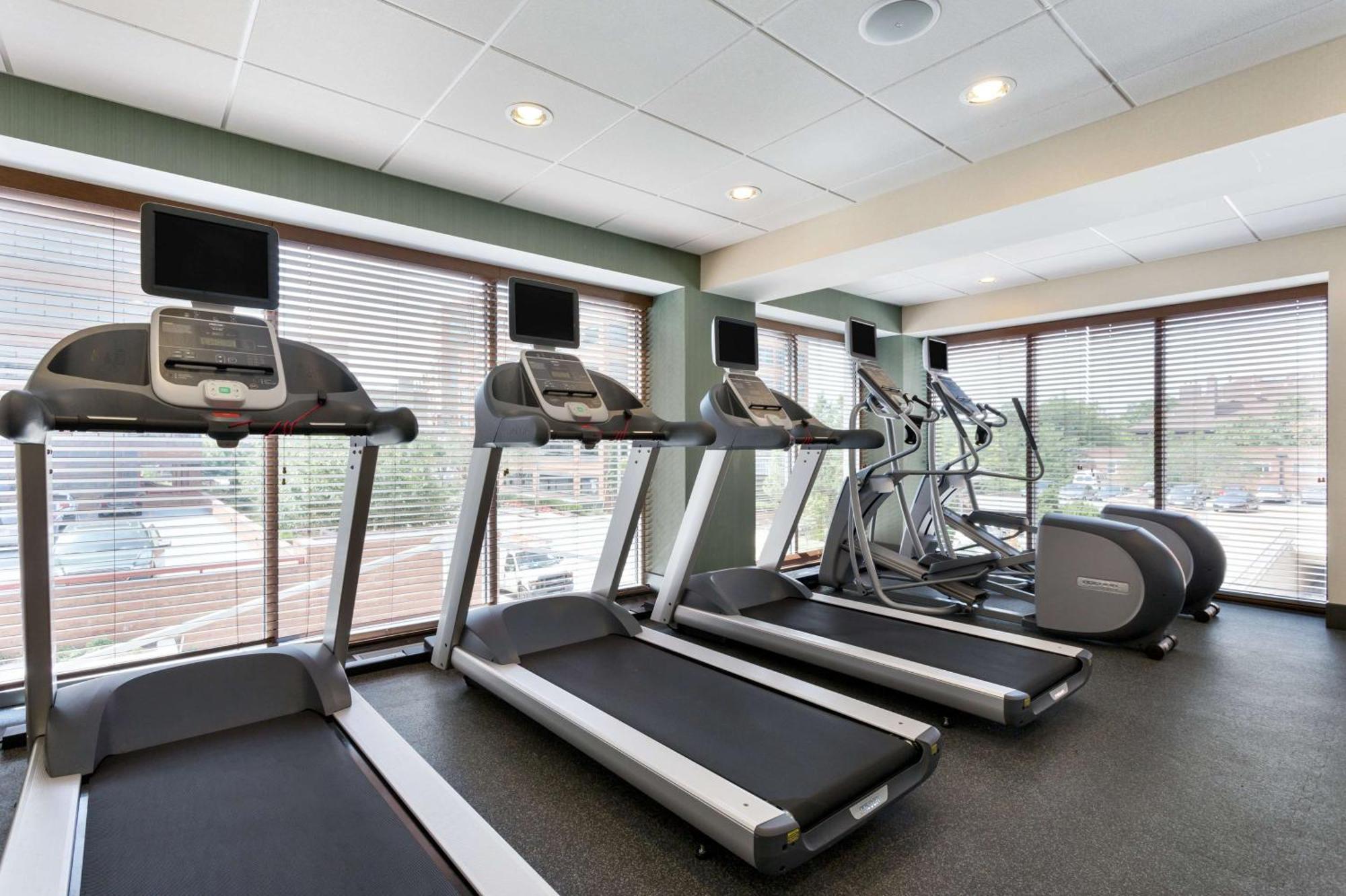 Hampton Inn And Suites Clayton/St. Louis-Galleria Area Zewnętrze zdjęcie