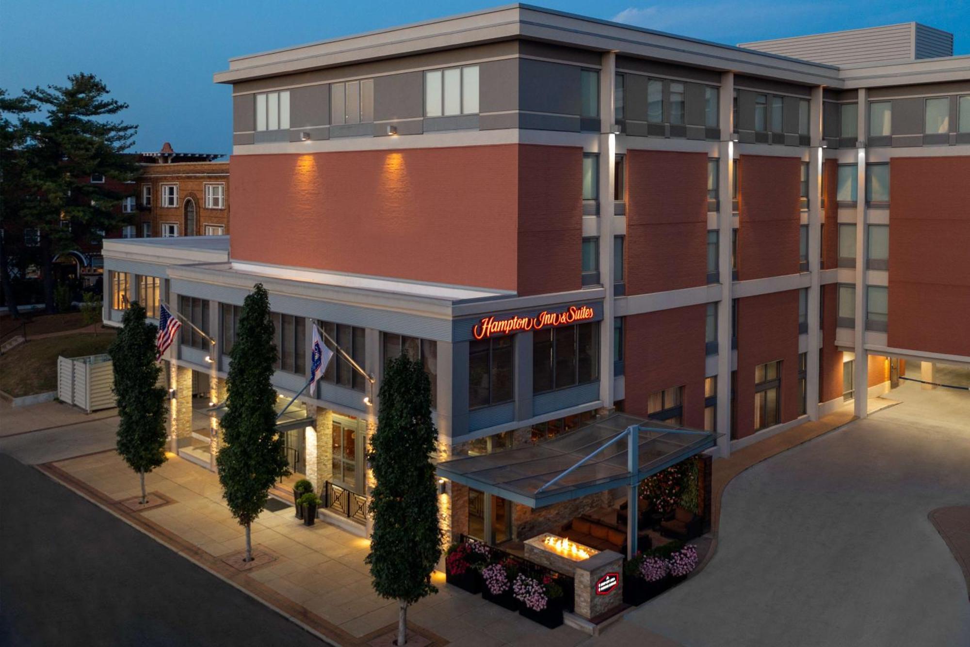 Hampton Inn And Suites Clayton/St. Louis-Galleria Area Zewnętrze zdjęcie